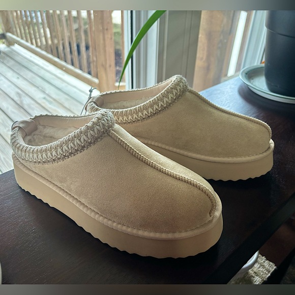ALTAR’D STATE Platform Uggs, Women’s Size 9, Never worn - Picture 1 of 6